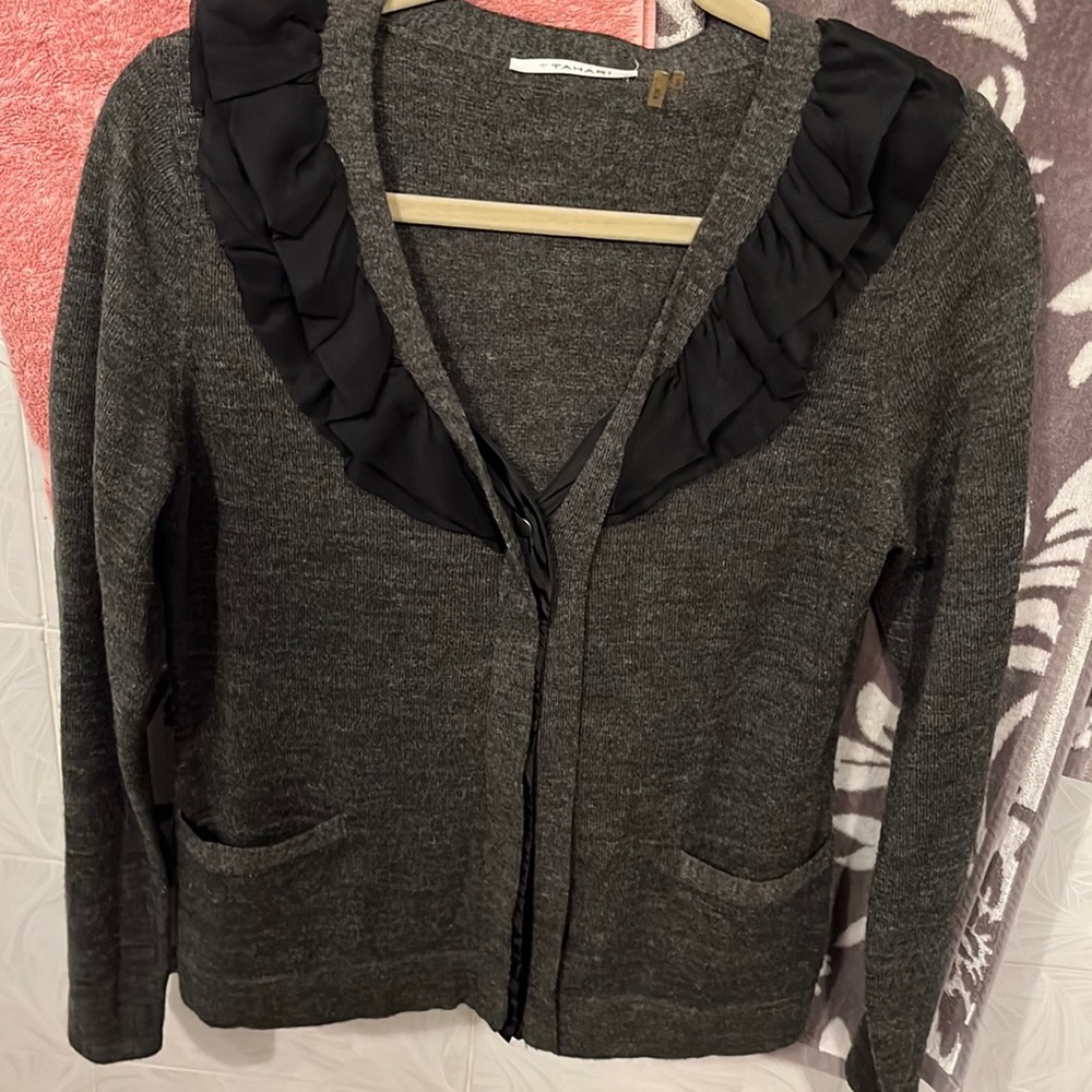 Ttahari cardigan with chiffon ruffled collar & pockets size medium